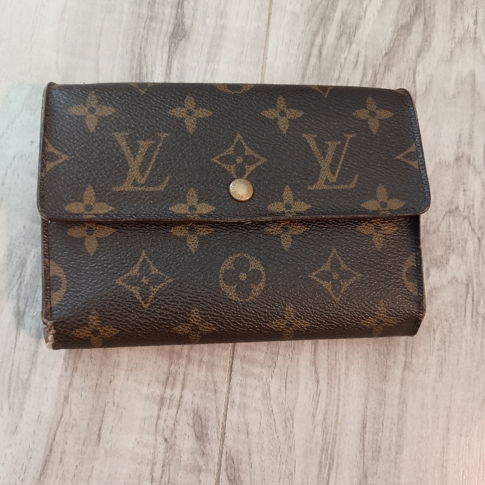 Louis Vuitton Alexandra cloth trifold monogram wallet Authentic